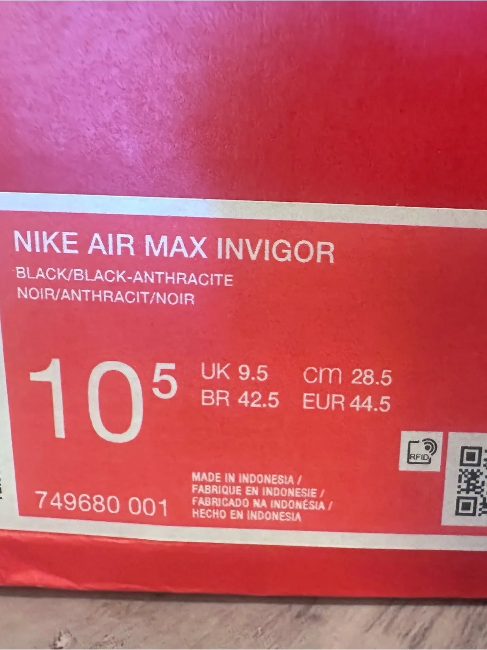Nike Air Max Invigor Triple Black Sneakers NIB Men’s 10.5 Running Shoes